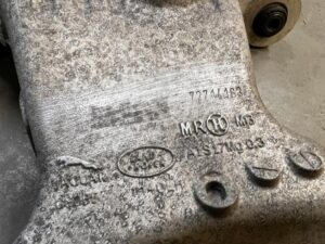 WAHACZ TYŁ TYLNY LEWY RANGE ROVER EVOQUE II L551