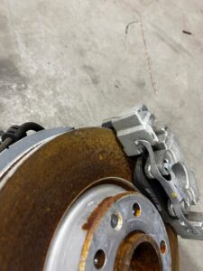 NOGA ZWROTNICA AMORTYZATOR PRZÓD PRAWY CITROEN C4 GRAND PICASSO II 1.2 THP