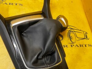 MIESZEK DRĄŻEK ZMIANY BIEGÓW DEKOR TUNELU ŚRODKOWEGO PEUGEOT 308 II T9 EU