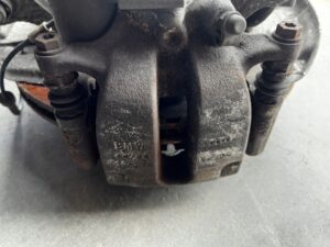 PIASTA ZWROTNICA ZACISK TYŁ TYLNY LEWY LEWA BMW SERIA 5 G30 RWD 530D