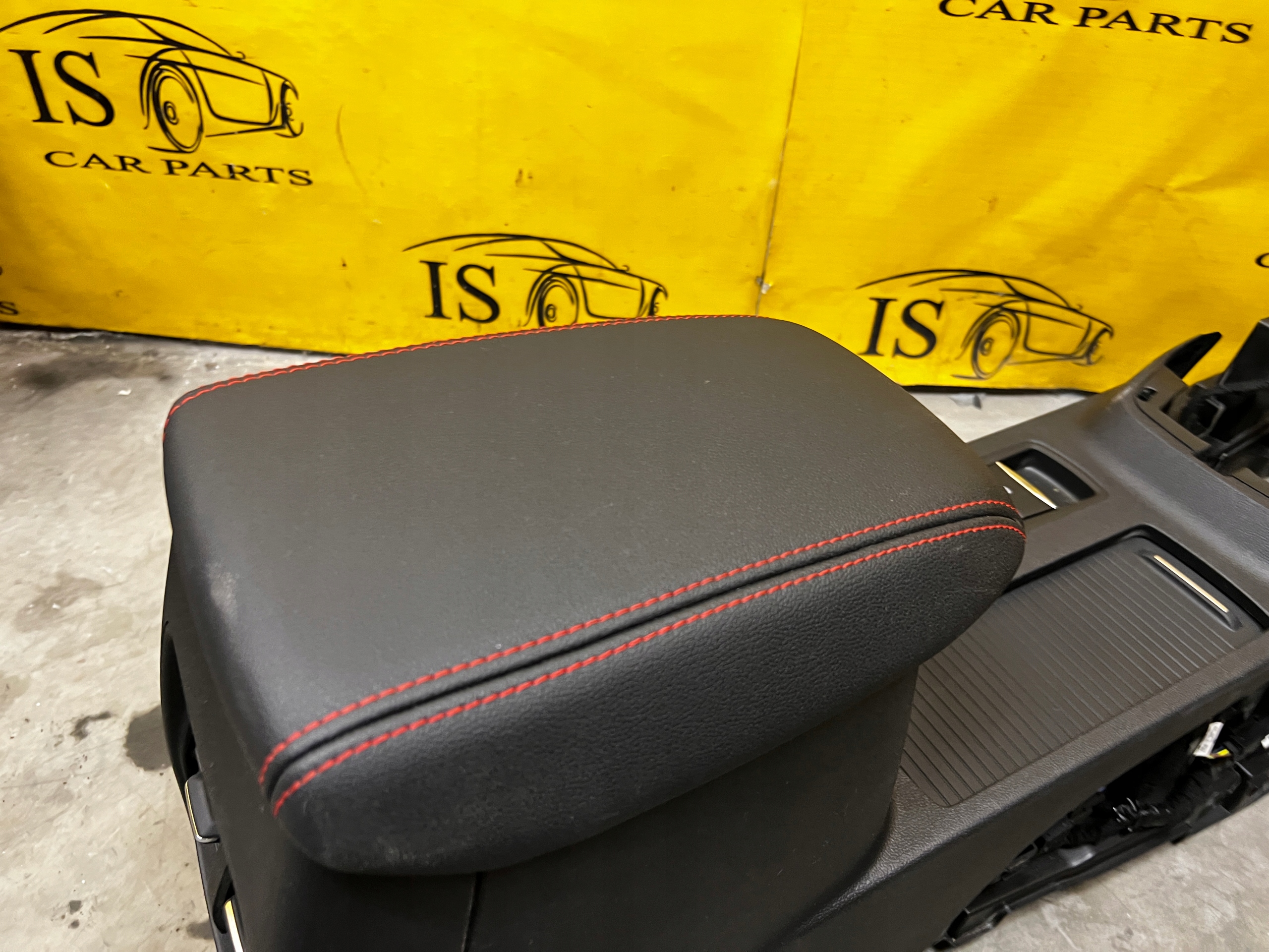 PODŁOKIETNIK TUNEL ŚRODKOWY SKÓRA FORD KUGA MK3 ST-LINE