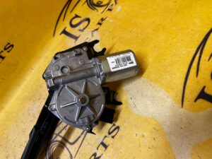 SILNICZEK RAMIĘ WYCIERACZKI KLAPY TYŁ DACIA SANDERO STEPWAY III 2023R