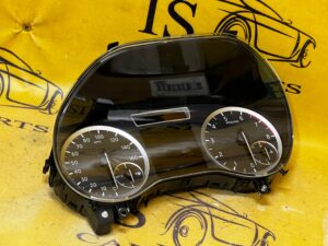 LICZNIK ZEGARY INFINITI Q30 BENZYNA ANGLIK