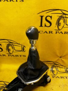 GAŁKA LEWAREK MIESZEK SKÓRA FORD FIESTA MK8