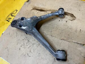 WAHACZ PRZÓD PRZEDNI PRAWY DOLNY CHEVROLET CORVETTE C5 97-04
