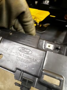 STELAŻ WZMOCNIENIE WSPORNIK DESKI KONSOLI FORD BRONCO 21-