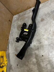 WLOT DOLOT KANAŁ POWIETRZA RANGE ROVER EVOQUE II L551