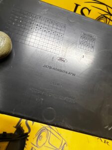 MATA SCHOWKA PODŁOKIETNIKA OSŁONA FORD KUGA MK3