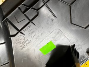 POSZYCIE OSŁONA OBUDOWA SŁUPKA TYŁ C PRAWA PRAWY VOLKSWAGEN GOLF VIII HB