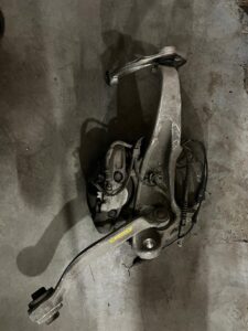 ZWROTNICA PIASTA TARCZA ZACISK WAHACZE PRZÓD LEWY BMW 5 F10 F11 2WD RWD