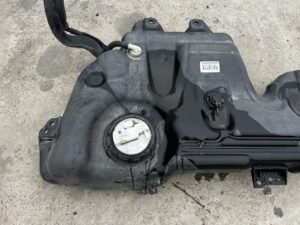 ZBIORNIK PALIWA BAK POMPA RENAULT CAPTUR I PRZEDLIFT 0.9 TCE