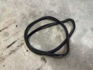 USZCZELKA KLAPY TYŁ BAGAŻNIKA MERCEDES C-KLASA W206 SEDAN