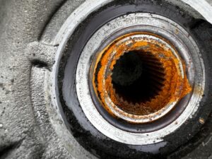 ZWROTNICA PIASTA TARCZA ZACISK TYŁ PRAWY LAND ROVER DISCOVERY V L462 2.0 D