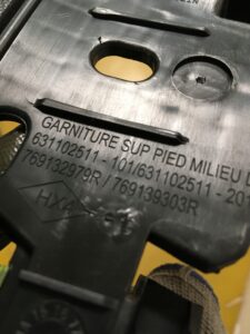 POSZYCIE TAPICERKA SŁUPKA ŚRODKOWEGO B PRAWA PRAWE RENAULT MEGANE IV RS