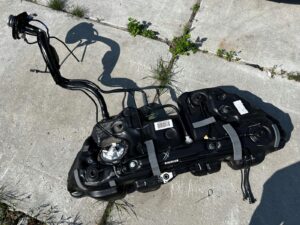 ZBIORNIK PALIWA BAK BAKU POMPA MERCEDES E-KLASA W213 KOMBI 2.0 BENZYNA