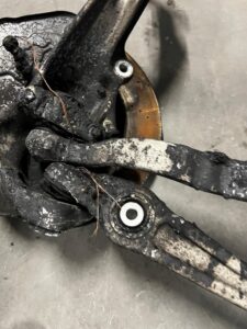 ZWROTNICA ZAWIESZENIE PRZÓD PRAWY PRAWA MERCEDES C-KLASA W206 2WD RWD