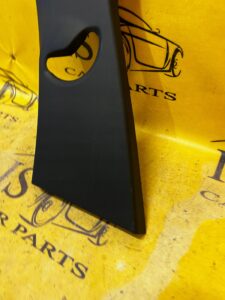 OSŁONA POSZYCIE SŁUPKA B LEWA BMW F40