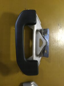 RĄCZKA UCHWYT PODSUFITKI MERCEDES 246 INFINITI Q30