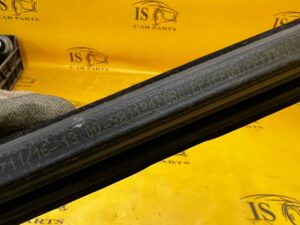 LISTWA ZGARNIAJĄCA SZYBY TYŁ PRAWY PEUGEOT 3008 II