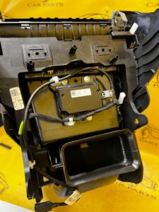 TUNEL ŚRODKOWY PODŁOKIETNIK PRZEŁĄCZNIK TESLA MODEL 3