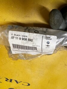 2 X ŚRUBA WAHACZA PRZÓD M10X85-U1-10.9 BMW 5 F10 G30 6 G32 7 F01 NOWA OEM