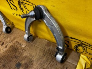 WAHACZ PRZÓD PRZEDNI PRAWY GÓRNY MERCEDES GLS X166