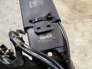 SZYNY ZAPINKA KLAMRA PASA BEZPIECZEŃSTWA FOTELA PRZÓD PRAWY FORD FUSION USA