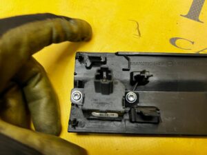 LISTWA DEKOR OBUDOWA DESKI KONSOLI PRAWY LAND ROVER DISCOVERY 5 V L462 EU