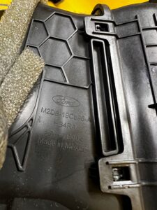 KRATKA NAWIEWU ZEWNETRZNA LEWA DESKI KONSOLI ORANGE FORD BRONCO 21-