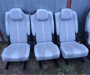 KOMPLET FOTELE FOTEL WNĘTRZE KANAPA PÓŁ-SKÓRA PEUGEOT 5008 II P87