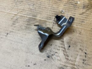 UCHWYT WSPORNIK MOCOWANIE BLACHA PORSCHE PANAMERA 970 I LIFT