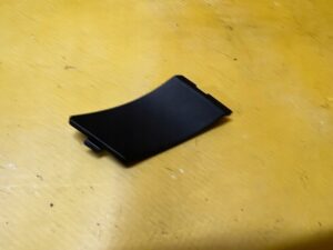 ZAŚLEPKA OSŁONA KLAMKI WEWNĘTRZNEJ TYŁ LEWY LAND ROVER DISCOVERY 5 V L462