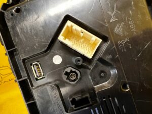 WYŚWIETLACZ LICZNIK ZEGARY DESKI PEUGEOT 508 II