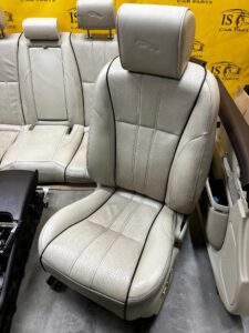 FOTELE SKÓRZANE EKRANY WENTYLACJA BOCZKI PODŁOKIETNIK JAGUAR XJ X351 EU