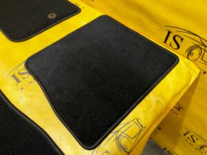 DYWANIKI WYCIERACZKI WELUROWE ORYGINALNE 4 DRZWI FORD BRONCO 21- NOWE OEM