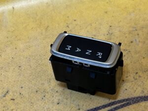 WSKAŹNIK WYBIERAKA BIEGÓW PEUGEOT 508 I RXH 2.0