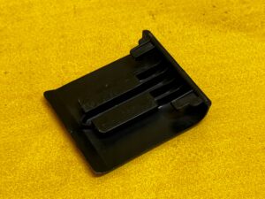 ZAŚLEPKA POSZYCIA SŁUPKA ŚRODKOWEGO B PRAWA NISSAN X-TRAIL T32