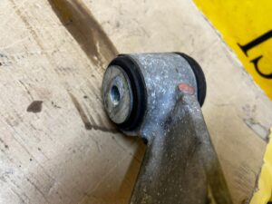 WAHACZ PRZÓD PRZEDNI LEWY DOLNY CHEVROLET CORVETTE C5 97-04