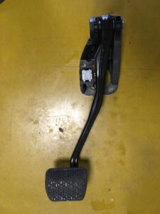 PEDAŁ HAMULCA MERCEDES W246 INFINITI Q30 AUTOMAT