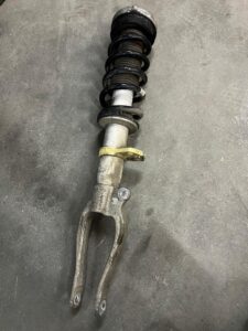 AMORTYZATOR EDC ZAWIESZENIE PRZÓD LEWY BMW M5 F90 4.4 V8