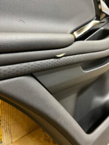 BOCZEK DRZWI LEWY TYŁ RANGE ROVER EVOQUE II L551