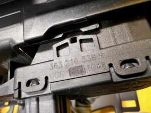 RAMKA OSŁONA DEKOR TUNELU ŚRODKOWEGO RENAULT MEGANE IV EU