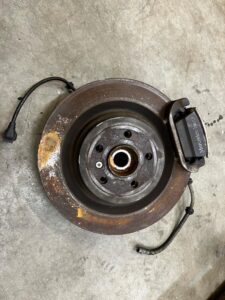 ZWROTNICA TARCZA ZACISK TYŁ LEWY MERCEDES GL X166 4.7 V8 4MATIC