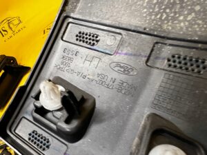 NAROŻNIK BŁOTNIKA TYŁ LEWY FORD BRONCO 21- AZURE GREY PEARL