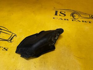 OSŁONA OBUDOWA PODSZYBIA SŁUPKA A PRZÓD PRAWA PORSCHE PANAMERA 970 I LIFT