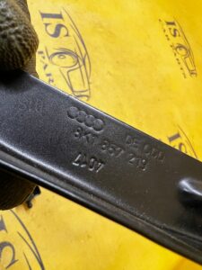 KOMPLET WSPORNIK UCHWYT MOCOWANIE DESKI KONSOLI LEWY PORSCHE MACAN 95B