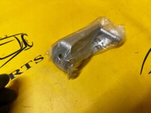 MOCOWANIE UCHWYT TŁUMIKA BMW B46D B48 B48C B48D NOWE OEM