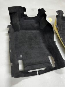 WYKŁADZINA DYWAN PODŁOGA LEWY PRZÓD MERCEDES W176