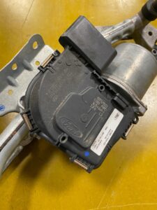 MECHANIZM SILNICZEK WYCIERACZEK EU FORD FIESTA MK8