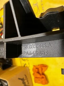 UCHWYT WSPORNIK MOCOWANIE WZMACNIACZA ANTENY PORSCHE MACAN 95B